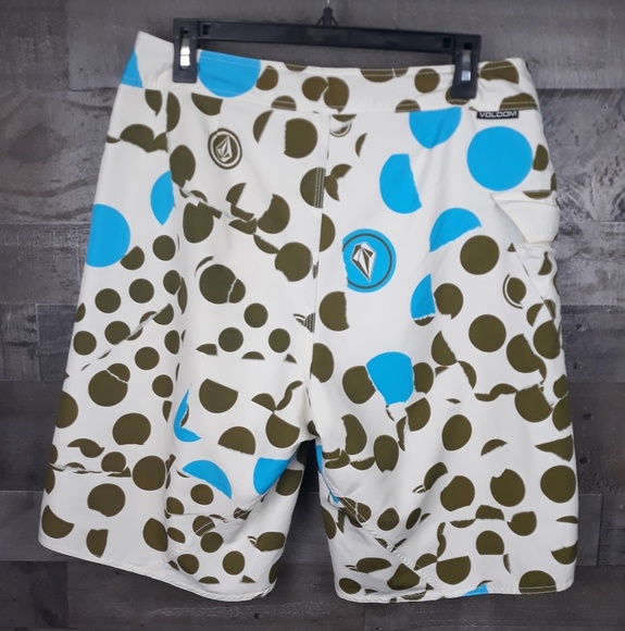 Volcom Trunk - Picture 2 of 8